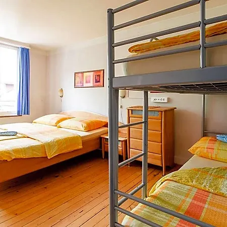 Happy Hostel *