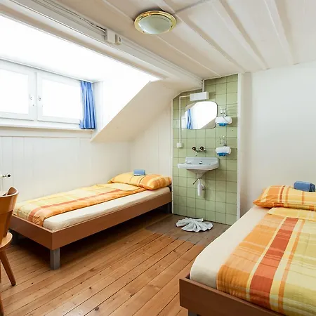 Happy Hostel