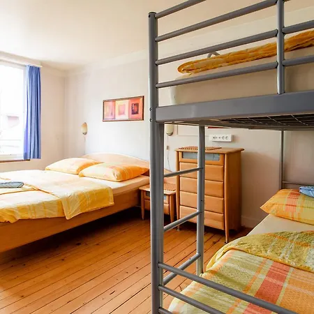 快乐驿站旅馆 *