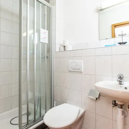 快乐驿站旅馆 * 因特拉肯